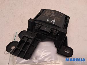 Gebruikte Side assist sensor Renault Arkana (RJLL) 1.6 E-Tech 145 16V Prijs € 99,00 Margeregeling aangeboden door Maresia Parts