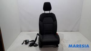 Gebruikte Stoel rechts Renault Clio V (RJAB) 1.0 TCe 100 12V Prijs € 249,99 Margeregeling aangeboden door Maresia Parts