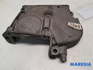 Gebruikte Distributiedeksel Renault Scénic II (JM) 1.6 16V Prijs € 35,00 Margeregeling aangeboden door Maresia Parts