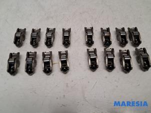 Gebruikte Tuimelaar Renault Scénic II (JM) 1.6 16V Prijs € 30,00 Margeregeling aangeboden door Maresia Parts