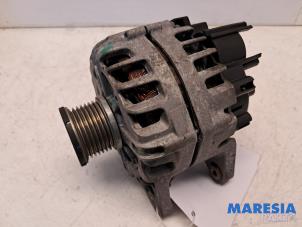 Gebruikte Dynamo Renault Clio V (RJAB) 1.0 TCe 100 12V Prijs € 79,00 Margeregeling aangeboden door Maresia Parts