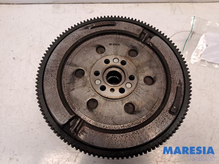 Dubbele massa vliegwiel van een Alfa Romeo Giulietta (940) 1.4 TB 16V 2010