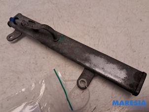 Gebruikte Injector brug Renault Clio V (RJAB) 1.0 TCe 100 12V Prijs € 40,00 Margeregeling aangeboden door Maresia Parts