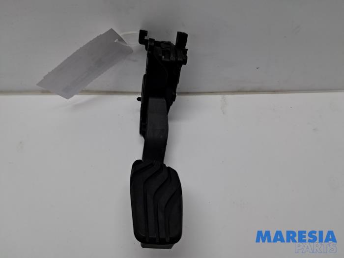 Gebruikte Gaspedaalpositie Sensor Renault Clio V (RJAB) 1.0 TCe 100 12V Prijs € 60,00 Margeregeling aangeboden door Maresia Parts