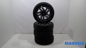 Gebruikte Sportvelgenset + banden Renault Captur (2R) 1.5 Energy dCi 90 FAP Prijs € 399,00 Margeregeling aangeboden door Maresia Parts