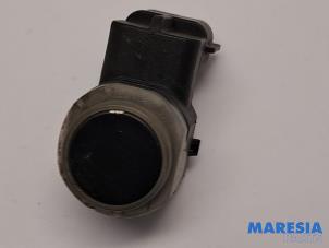 Gebruikte PDC Sensor Renault Scénic III (JZ) 1.4 16V TCe 130 Prijs € 19,50 Margeregeling aangeboden door Maresia Parts