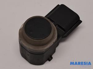 Gebruikte PDC Sensor Renault Scénic III (JZ) 1.4 16V TCe 130 Prijs € 19,50 Margeregeling aangeboden door Maresia Parts