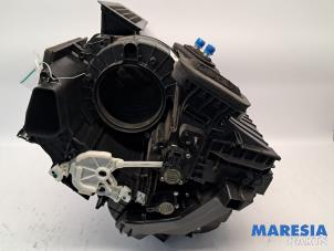 Gebruikte Chaufagebak Renault Captur (2R) 1.5 Energy dCi 90 FAP Prijs € 199,99 Margeregeling aangeboden door Maresia Parts