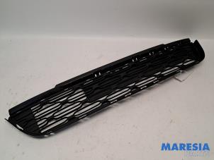 Gebruikte Bumperdeel midden-voor Citroen C3 (SX/SW) 1.2 Vti 12V PureTech Prijs € 75,00 Margeregeling aangeboden door Maresia Parts