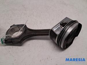 Gebruikte Drijfstang Peugeot 5008 I (0A/0E) 1.6 VTI 16V Prijs € 49,00 Margeregeling aangeboden door Maresia Parts