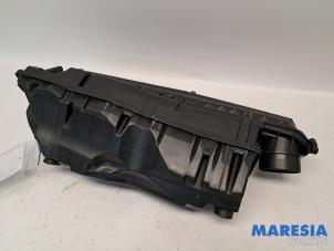 Gebruikte Luchtfilterhuis Peugeot 5008 I (0A/0E) 1.6 VTI 16V Prijs € 25,00 Margeregeling aangeboden door Maresia Parts