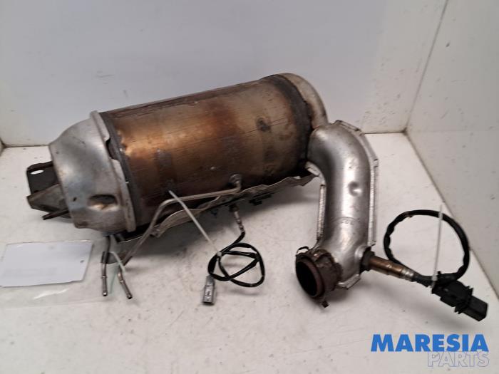 Gebruikte Roetfilter Renault Captur I (2R) 1.5 Energy dCi 90 FAP Prijs € 249,99 Margeregeling aangeboden door Maresia Parts