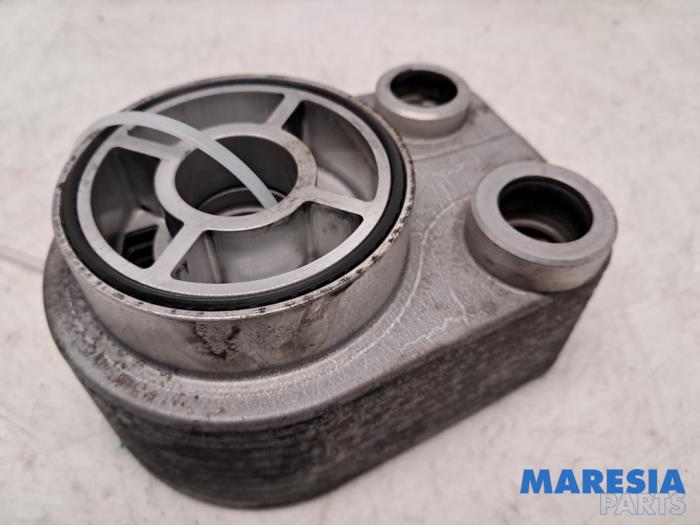 Gebruikte Oliefilterhouder Renault Captur I (2R) 1.5 Energy dCi 90 FAP Prijs € 35,00 Margeregeling aangeboden door Maresia Parts