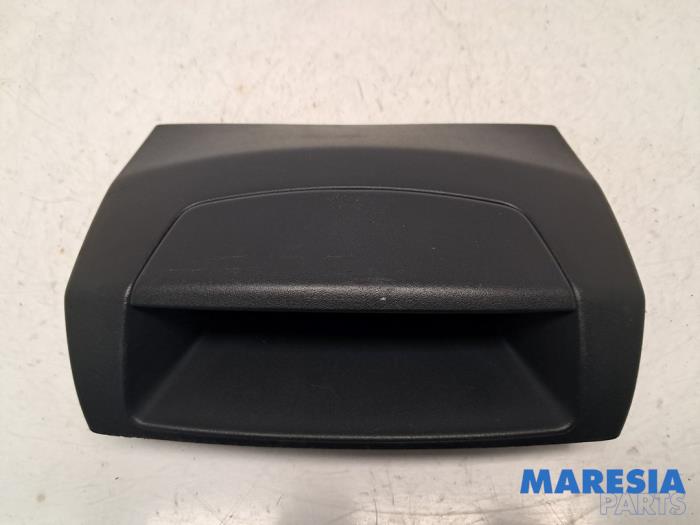Gebruikte Display Interieur Citroen Berlingo Cinqspace, Multispace 1.6i Prijs € 42,34 Inclusief btw aangeboden door Maresia Parts