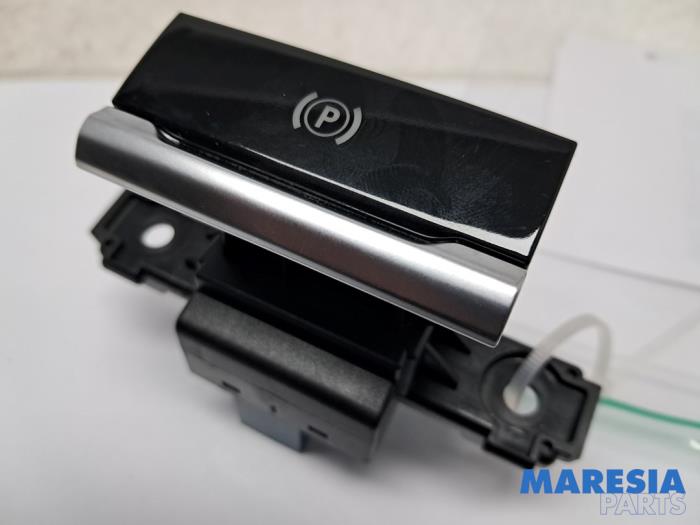 Gebruikte Schakelaar handrem Citroen C4 Grand Picasso (3A) 1.6 16V THP 165 Prijs € 20,00 Margeregeling aangeboden door Maresia Parts