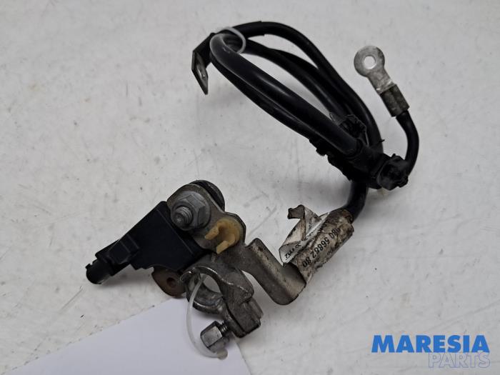 Gebruikte Accu sensor Peugeot 308 SW (L4/L9/LC/LJ/LR) 1.2 12V e-THP PureTech 110 Prijs € 35,00 Margeregeling aangeboden door Maresia Parts