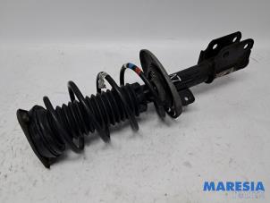 Gebruikte Schokdemperpoot links-voor Peugeot 308 SW (L4/L9/LC/LJ/LR) 1.2 12V e-THP PureTech 110 Prijs € 60,00 Margeregeling aangeboden door Maresia Parts