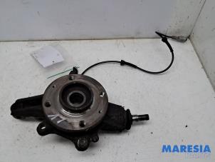 Gebruikte Fusee links-voor Peugeot Partner (GC/GF/GG/GJ/GK) 1.6 HDI 90 Prijs € 36,30 Inclusief btw aangeboden door Maresia Parts