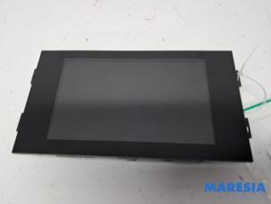Gebruikte Display Multi Media regelunit Peugeot 308 SW (L4/L9/LC/LJ/LR) 1.6 BlueHDi 120 Prijs € 275,00 Margeregeling aangeboden door Maresia Parts