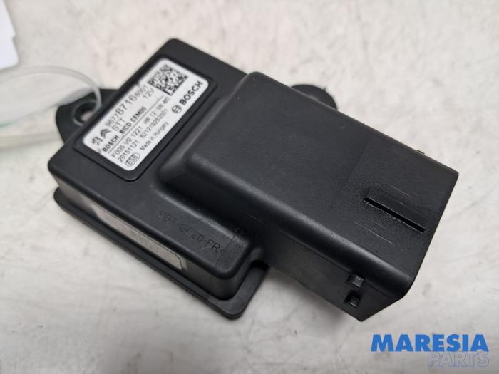 Gebruikte Start/Stop computer Peugeot 308 SW (L4/L9/LC/LJ/LR) 1.6 BlueHDi 120 Prijs € 25,00 Margeregeling aangeboden door Maresia Parts