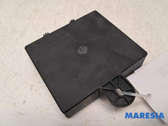 Gebruikte Computer Diversen Renault Clio IV (5R) 0.9 Energy TCE 90 12V Prijs € 105,00 Margeregeling aangeboden door Maresia Parts