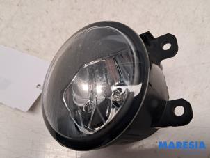 Gebruikte Mistlamp links-voor Peugeot 308 SW (L4/L9/LC/LJ/LR) 1.2 12V e-THP PureTech 110 Prijs € 15,00 Margeregeling aangeboden door Maresia Parts