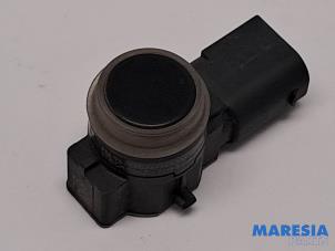 Gebruikte PDC Sensor Peugeot 308 (L3/L8/LB/LH/LP) 1.2 12V e-THP PureTech 130 Prijs € 19,00 Margeregeling aangeboden door Maresia Parts