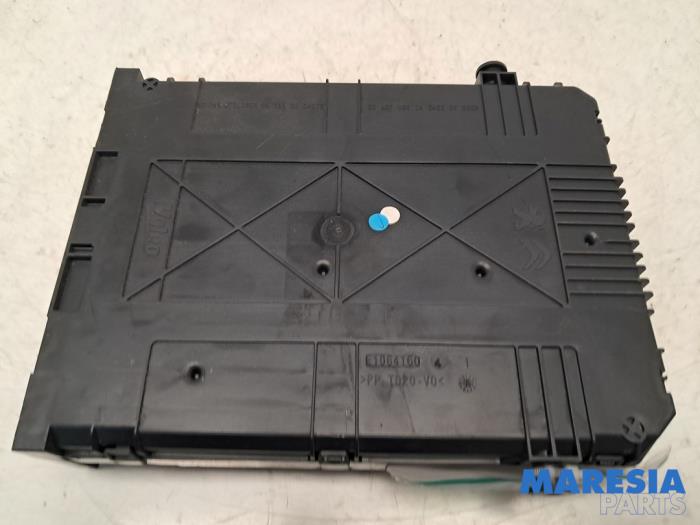 Computer Body Control van een Peugeot 308 (L3/L8/LB/LH/LP) 1.2 12V e-THP PureTech 130 2015