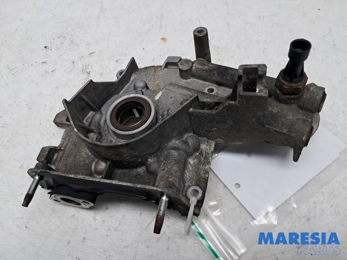 Gebruikte Oliepomp Alfa Romeo Giulietta (940) 1.4 TB 16V MultiAir Prijs € 75,00 Margeregeling aangeboden door Maresia Parts