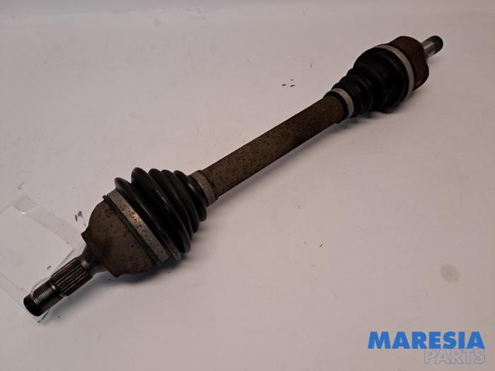 Gebruikte Aandrijfas links-voor Citroen DS3 (SA) 1.6 16V VTS THP 155 Prijs € 34,00 Margeregeling aangeboden door Maresia Parts