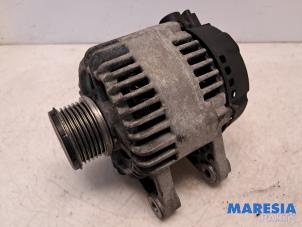 Gebruikte Alternator Peugeot 208 I (CA/CC/CK/CL) 1.0 Vti 12V PureTech Prijs € 45,00 Margeregeling aangeboden door Maresia Parts