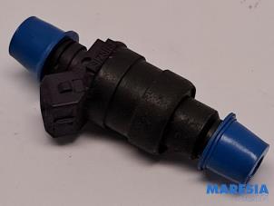 Gebruikte Injector (benzine injectie) Renault Safrane II 2.0 16V RTE,RXE Prijs € 25,00 Margeregeling aangeboden door Maresia Parts