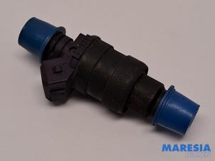 Gebruikte Injector (benzine injectie) Renault Safrane II 2.0 16V RTE,RXE Prijs € 25,00 Margeregeling aangeboden door Maresia Parts