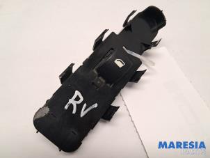 Gebruikte Ruit schakelaar elektrisch Peugeot Expert (G9) 1.6 HDi 90 Prijs € 48,40 Inclusief btw aangeboden door Maresia Parts