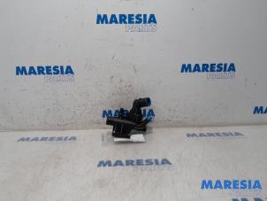 Gebruikte Thermostaathuis Opel Vivaro 1.6 CDTI BiTurbo 120 Prijs € 60,44 Inclusief btw aangeboden door Maresia Parts