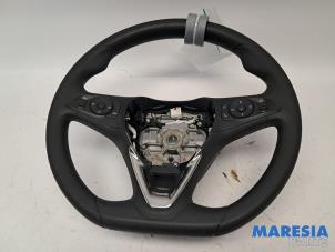 Gebruikte Stuurwiel Opel Corsa F (UB/UH/UP) 1.2 12V 75 Prijs € 149,44 Inclusief btw aangeboden door Maresia Parts