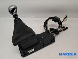Gebruikte Versnellingspook Peugeot 308 SW (L4/L9/LC/LJ/LR) 1.6 BlueHDi 120 Prijs € 50,00 Margeregeling aangeboden door Maresia Parts
