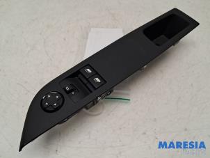 Gebruikte Combischakelaar ramen Opel Corsa F (UB/UH/UP) 1.2 12V 75 Prijs € 60,50 Inclusief btw aangeboden door Maresia Parts