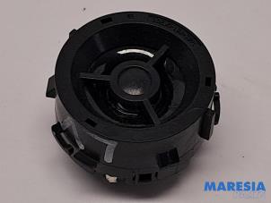 Gebruikte Luidspreker Opel Corsa F (UB/UH/UP) 1.2 12V 75 Prijs € 18,14 Inclusief btw aangeboden door Maresia Parts