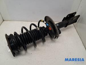 Gebruikte Schokdemperpoot rechts-voor Peugeot 308 SW (L4/L9/LC/LJ/LR) 1.2 12V e-THP PureTech 110 Prijs € 59,99 Margeregeling aangeboden door Maresia Parts