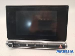 Gebruikte Navigatie Display Citroen C4 Cactus (0B/0P) 1.6 Blue Hdi 100 Prijs € 249,99 Margeregeling aangeboden door Maresia Parts