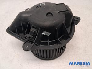 Gebruikte Blower Renault Trafic New (FL) 2.0 dCi 16V 115 Prijs € 30,25 Inclusief btw aangeboden door Maresia Parts