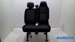 Gebruikte Bank rechts-voor Renault Master III (EV/HV/UV/VA/VB/VD/VF/VG/VJ) 2.3 dCi 145 16V FWD Prijs € 423,44 Inclusief btw aangeboden door Maresia Parts