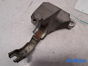 Gebruikte Motorrubber Renault Trafic (1FL/2FL/3FL/4FL) 1.6 dCi 95 Prijs € 36,24 Inclusief btw aangeboden door Maresia Parts