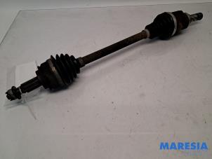 Gebruikte Aandrijfas links-voor Renault Kangoo Express (FW) 1.5 dCi 75 FAP Prijs € 90,75 Inclusief btw aangeboden door Maresia Parts