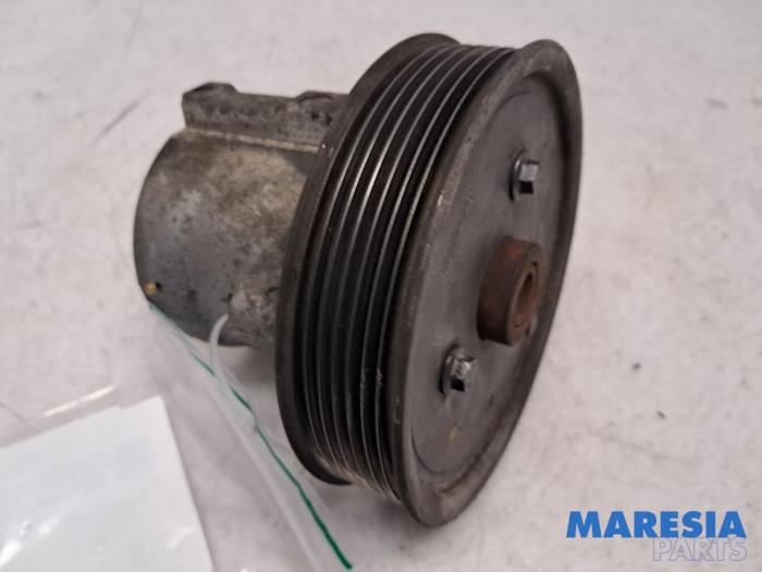Gebruikte Pomp Servo Renault Trafic New (FL) 2.0 dCi 16V 115 Prijs € 120,99 Inclusief btw aangeboden door Maresia Parts