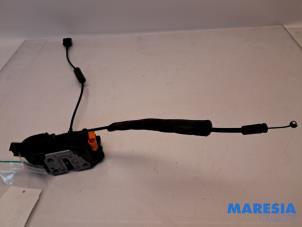 Gebruikte Deurslot Mechaniek 2Deurs links Renault Master III (EV/HV/UV/VA/VB/VD/VF/VG/VJ) 2.3 dCi 145 16V FWD Prijs € 78,59 Inclusief btw aangeboden door Maresia Parts