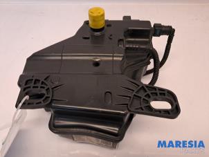 Gebruikte Roetfilter Tank Citroen C4 Grand Picasso (3A) 1.6 HDiF 115 Prijs € 119,99 Margeregeling aangeboden door Maresia Parts