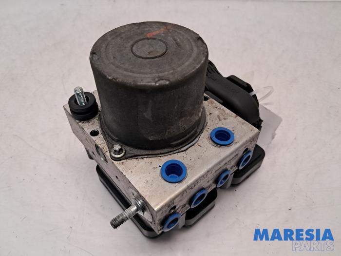 Gebruikte ABS Pomp Renault Master III (EV/HV/UV/VA/VB/VD/VF/VG/VJ) 2.3 dCi 145 16V FWD Prijs € 393,25 Inclusief btw aangeboden door Maresia Parts
