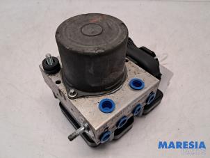 Gebruikte ABS Pomp Renault Master III (EV/HV/UV/VA/VB/VD/VF/VG/VJ) 2.3 dCi 145 16V FWD Prijs € 393,25 Inclusief btw aangeboden door Maresia Parts